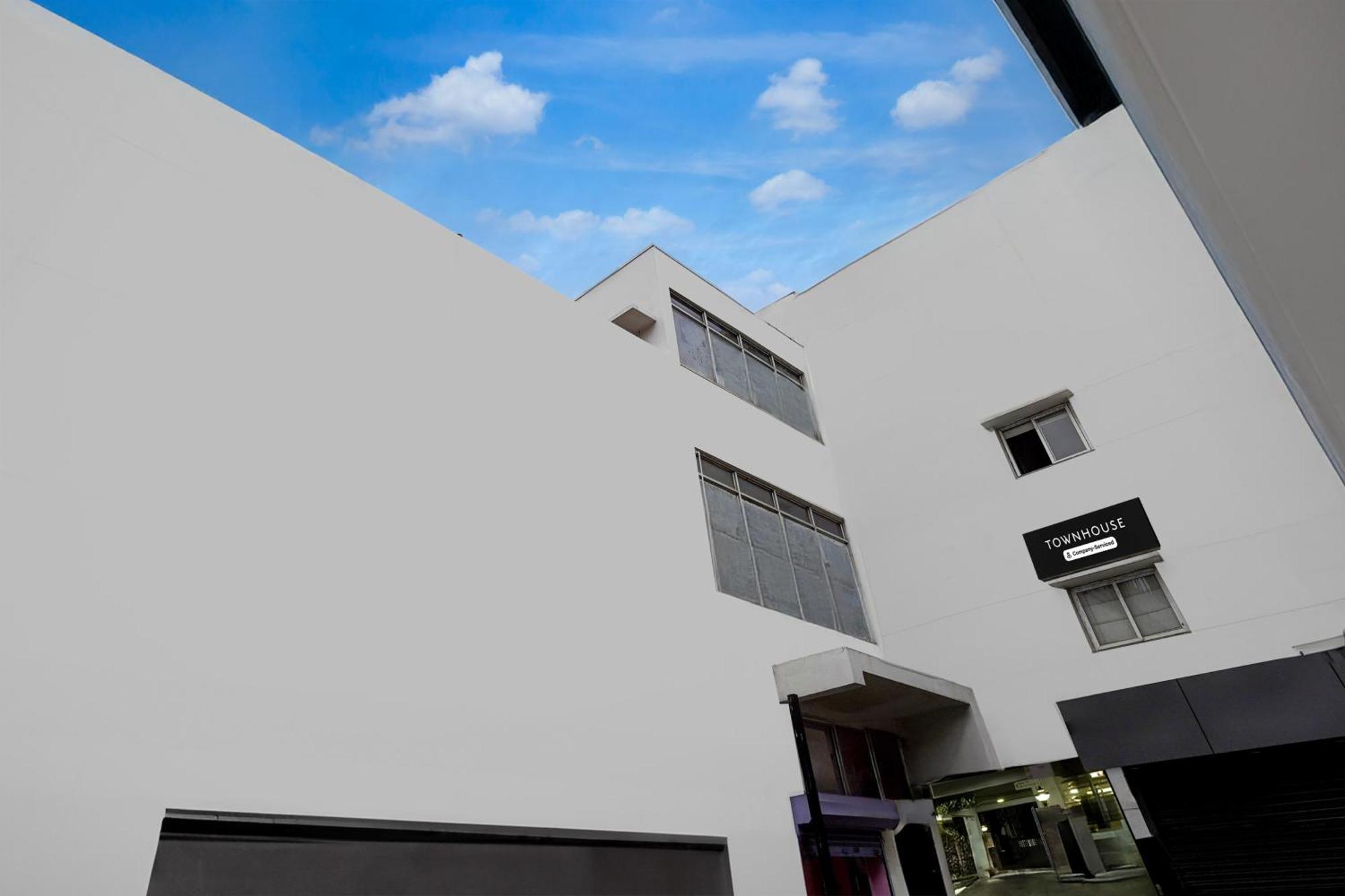 Super Townhouse Arcot Road Near Kauvery Hospital شيناي المظهر الخارجي الصورة