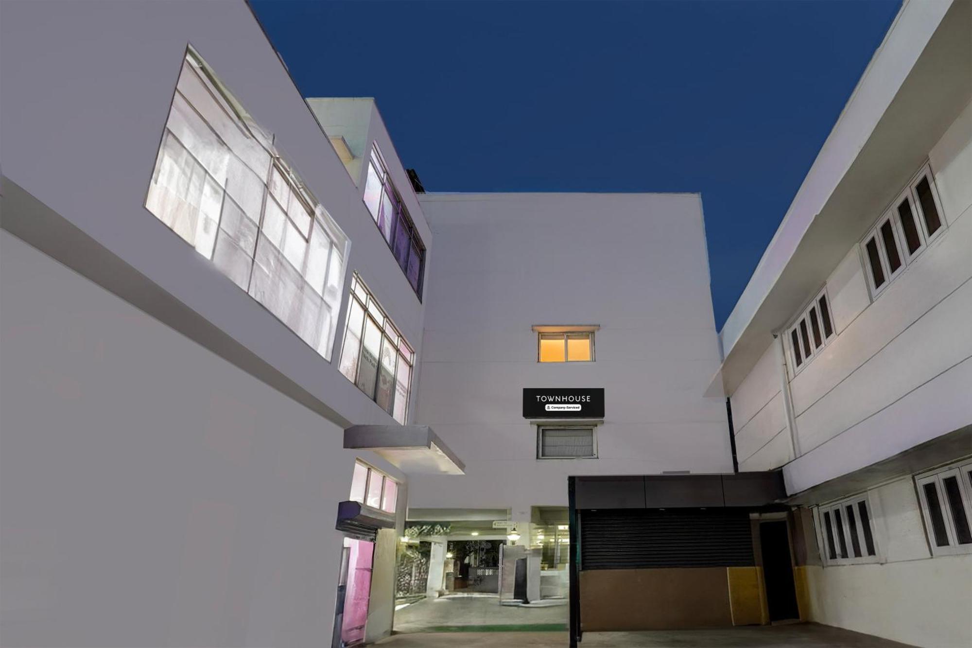 Super Townhouse Arcot Road Near Kauvery Hospital شيناي المظهر الخارجي الصورة