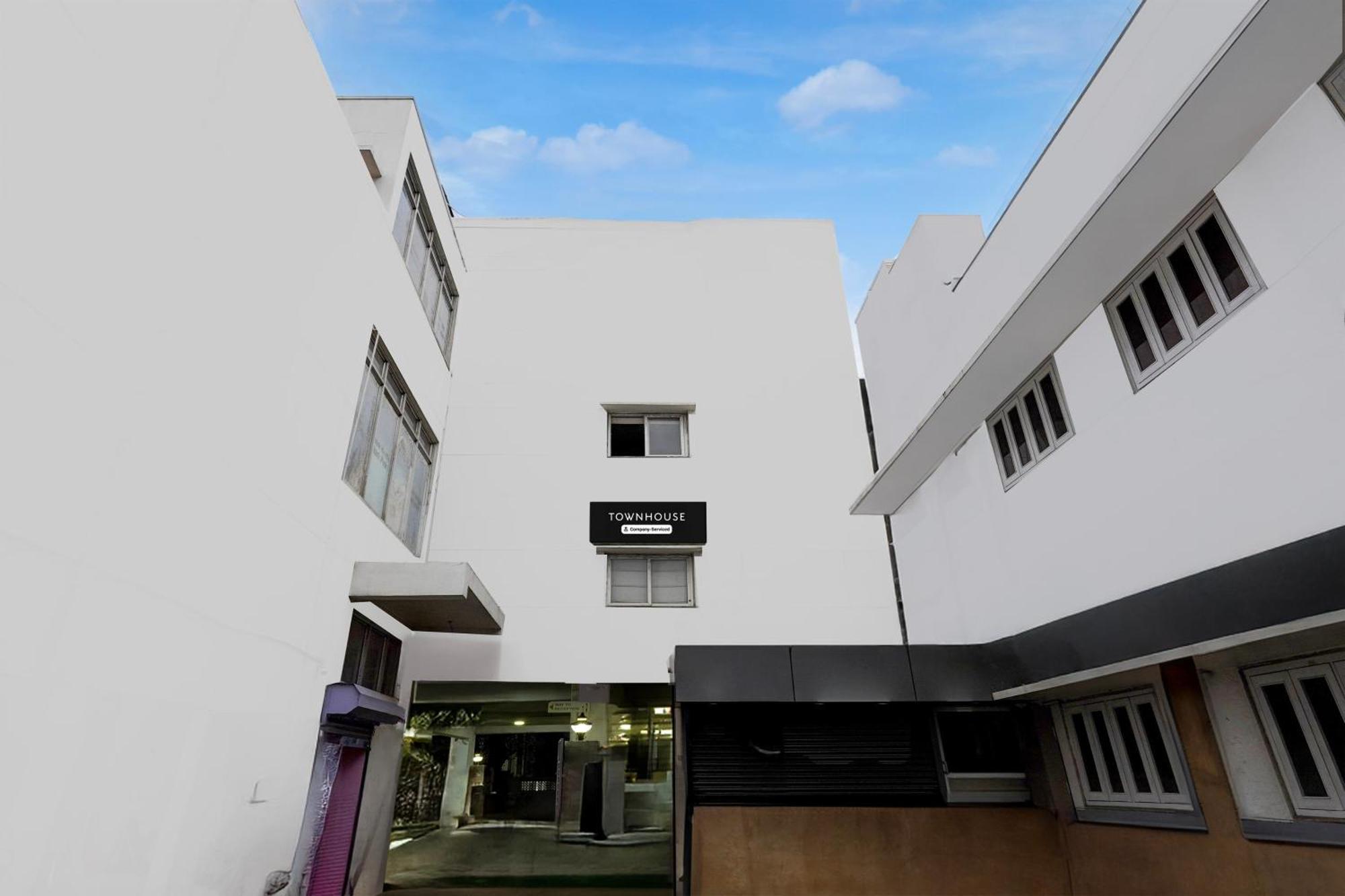 Super Townhouse Arcot Road Near Kauvery Hospital شيناي المظهر الخارجي الصورة
