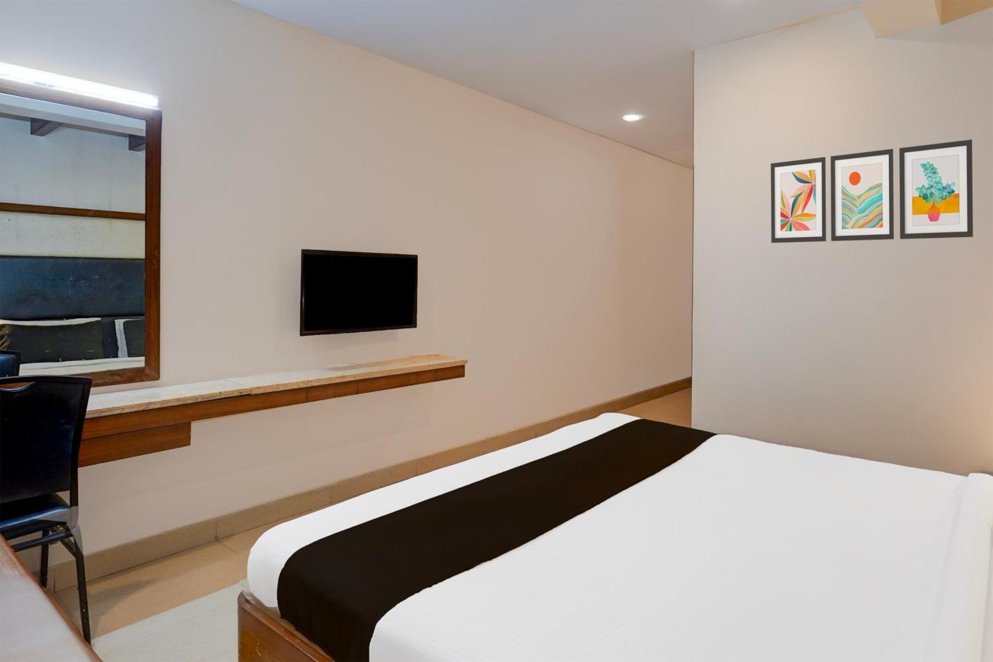 Super Townhouse Arcot Road Near Kauvery Hospital شيناي المظهر الخارجي الصورة