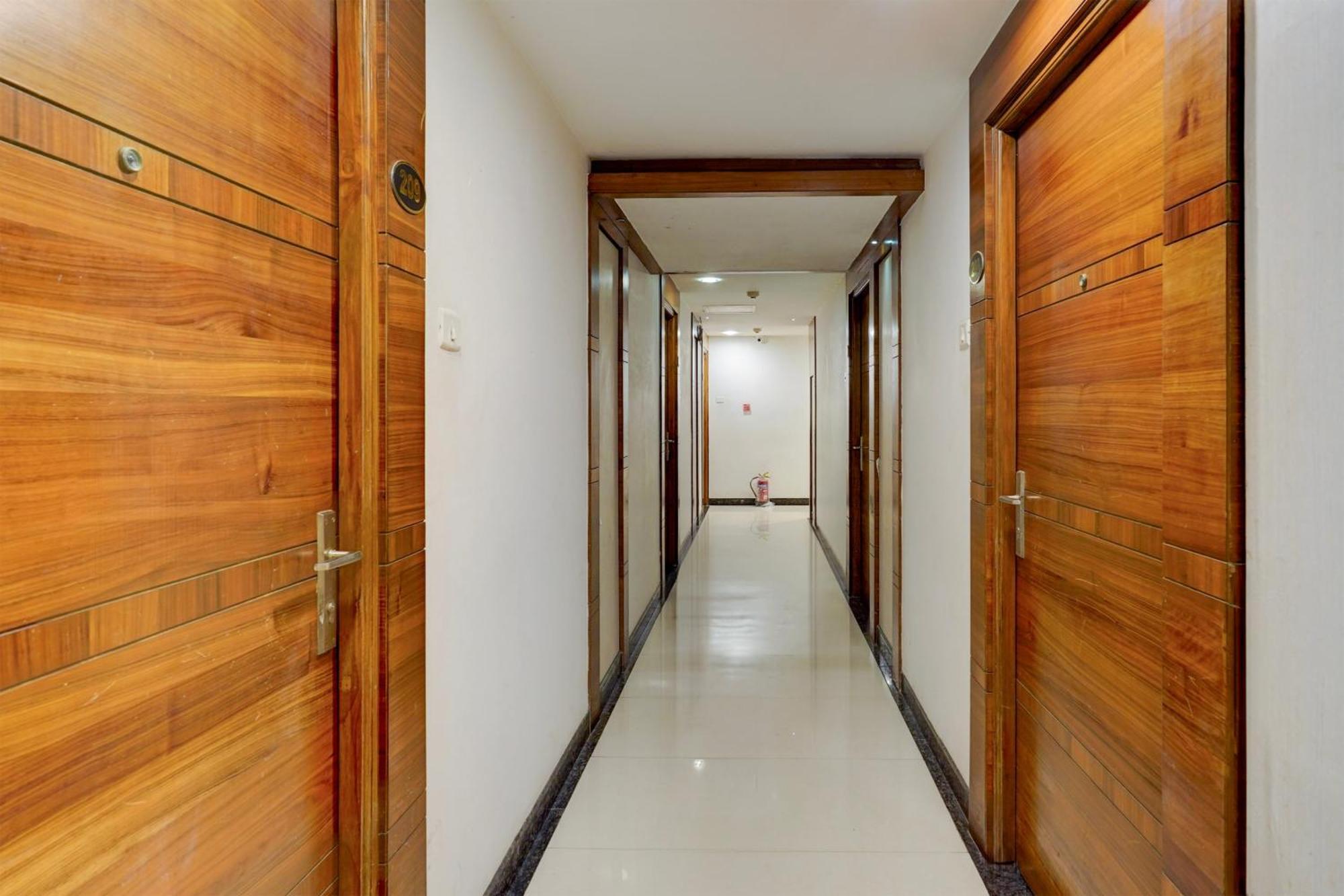 Super Townhouse Arcot Road Near Kauvery Hospital شيناي المظهر الخارجي الصورة